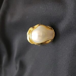 Faux Pearl Adjustable Ring *NWOT*